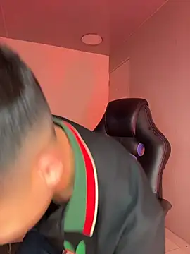 AdrianRinaldi online show from March 8, 2026, 2:04 am