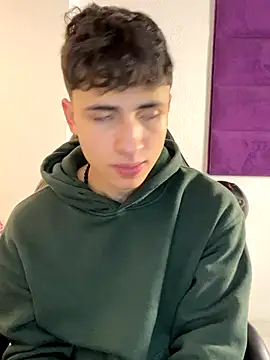 AdrianRinaldi online show from November 6, 2025, 8:35 pm