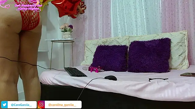 Carolinagarcia12345 online show from December 14, 2025, 1:28 pm