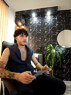 Rafael Mendezz online show from December 19, 2025, 8:22 pm