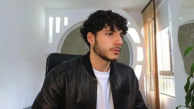 Rafael Mendezz online show from September 18, 2025, 8:56 pm