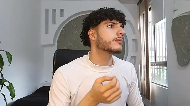 Rafael Mendezz online show from October 4, 2025, 8:32 pm