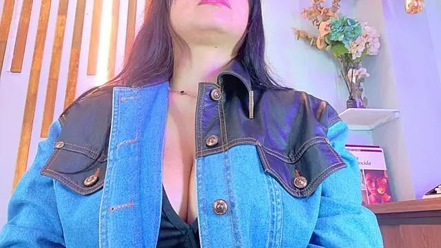 Jennifer Vega1 online show from October 11, 2025, 11:06 pm