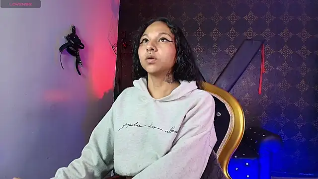 Sweettpleasure online show from December 14, 2025, 1:39 pm