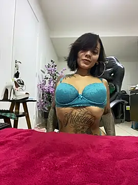 kahpoliver online show from June 2, 2026, 2:33 am