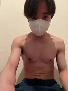 Yuma0718 online show from April 28, 2026, 11:47 am