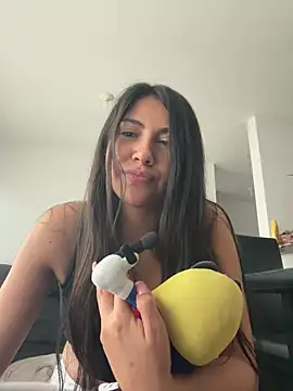 Snapshot of miel_latina chatting on July 10, 2026, 9:48 pm miel latina online show from July 10, 2026, 9:48 pm