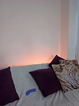 Snapshot of AliishaPss chatting on February 17, 2026, 8:06 pm AliishaPss online show from February 17, 2026, 8:06 pm