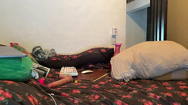 xhellsbells666x online show from November 13, 2025, 10:46 pm