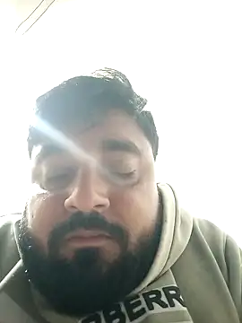 Raju fuckerr online show from November 15, 2025, 1:26 pm