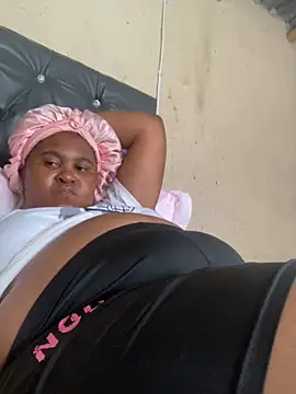 AssieLindy95 online show from November 22, 2025, 11:20 am