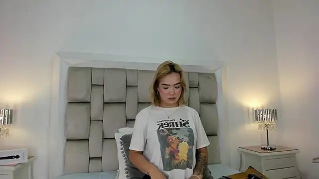 frehia dimou online show from February 19, 2026, 12:02 pm