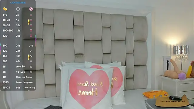 frehia dimou online show from December 20, 2025, 11:46 am