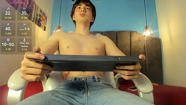 Snapshot of Oscar_and_dani chatting on March 5, 2026, 3:58 am Oscar and dani online show from March 5, 2026, 3:58 am