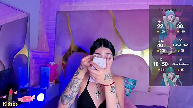 Niina Sissy online show from April 5, 2026, 4:52 am