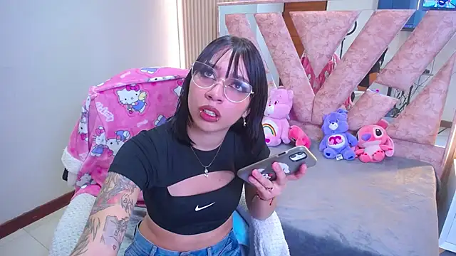 Niina Sissy online show from December 23, 2025, 4:56 am