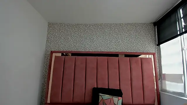 Snapshot of Hanna_Lee__ chatting on October 9, 2025, 7:36 pm Hanna Lee online show from October 9, 2025, 7:36 pm