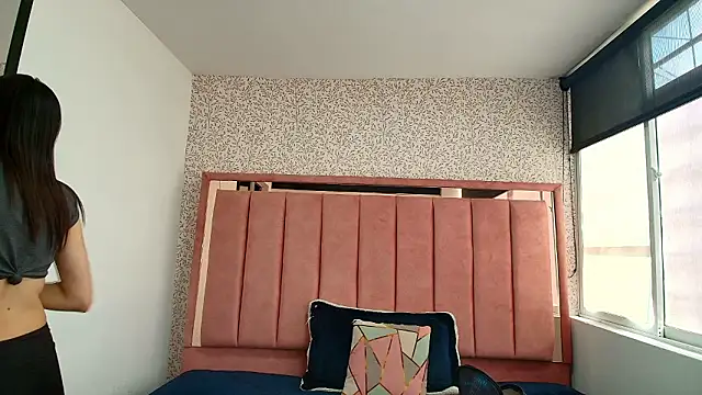 Hanna Lee   online show from March 14, 2026, 8:04 pm