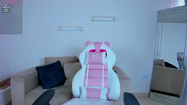 april smiith online show from February 20, 2026, 12:18 pm