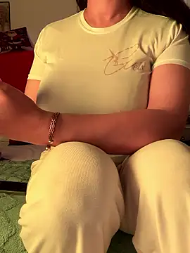 Snapshot of OnlyRima chatting on January 18, 2026, 11:24 am OnlyRima online show from January 18, 2026, 11:24 am