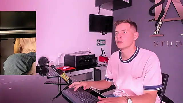 lara and danny online show from October 2, 2025, 6:22 pm