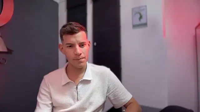 lara and danny online show from October 1, 2025, 1:33 am