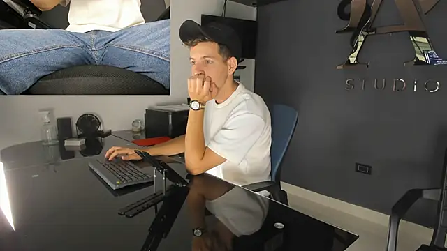 lara and danny online show from September 27, 2025, 3:18 pm