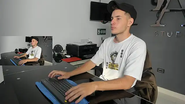 lara and danny online show from October 7, 2025, 7:48 pm