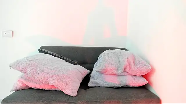 lara and danny online show from October 27, 2025, 4:19 pm