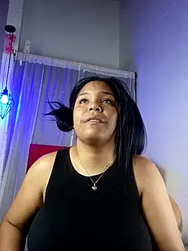 naomi campbel  online show from October 12, 2025, 1:45 pm