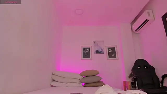 Anastasia lauren online show from October 18, 2025, 8:11 pm