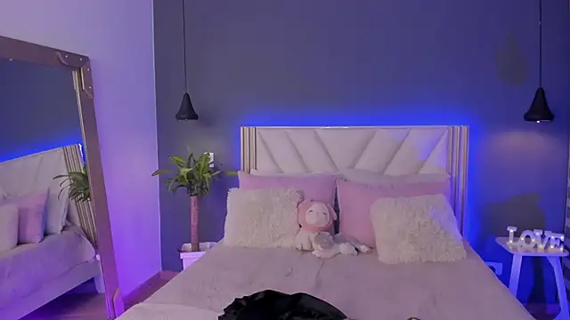 NaishaFord 1 online show from April 8, 2026, 3:30 am