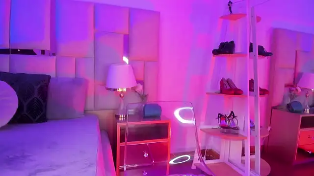 Violett Novoa online show from January 9, 2026, 7:54 pm