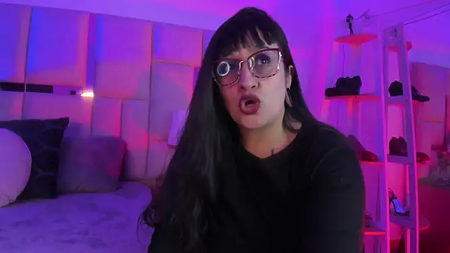 Violett Novoa online show from January 13, 2026, 8:35 pm