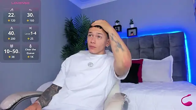 Thomas moon online show from April 1, 2026, 1:23 pm