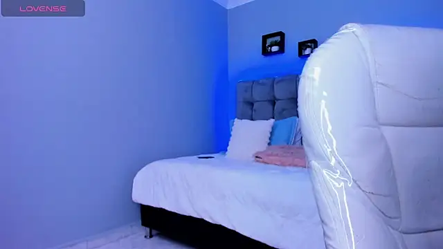 Thomas moon online show from December 4, 2025, 1:32 pm