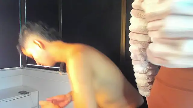 Snapshot of HellAndDante_ chatting on February 15, 2026, 10:52 pm HellAndDante online show from February 15, 2026, 10:52 pm