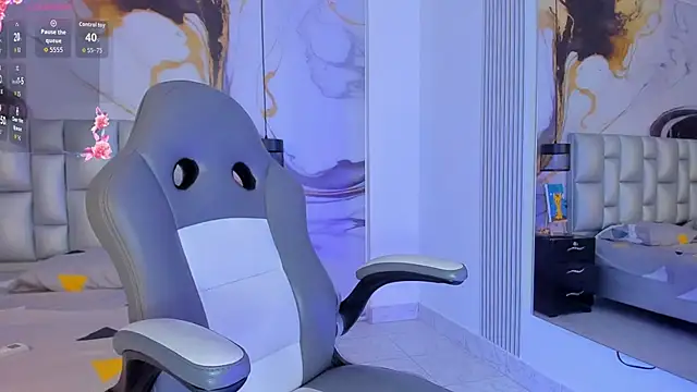 Elowen Clark online show from September 19, 2025, 9:08 pm