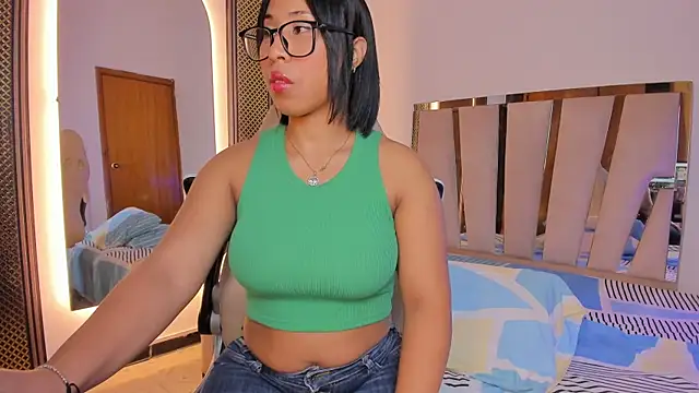 Elowen Clark online show from January 8, 2026, 8:04 pm