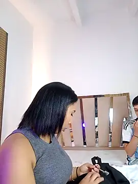 Elowen Clark online show from February 24, 2026, 6:53 pm