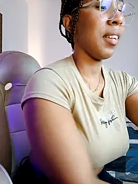 Elowen Clark online show from February 13, 2026, 7:36 pm