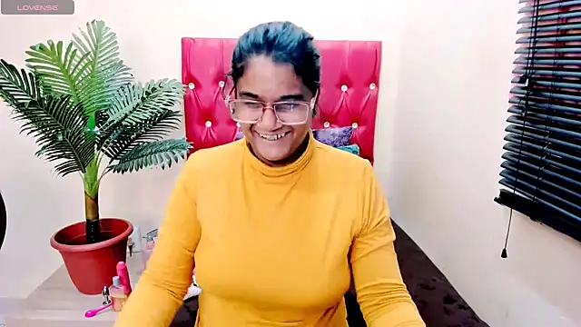 Strawberry Lips online show from November 24, 2025, 5:29 am