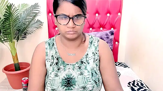 Strawberry Lips online show from October 10, 2025, 4:35 am