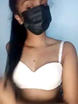 kissy doll online show from October 13, 2025, 6:53 pm