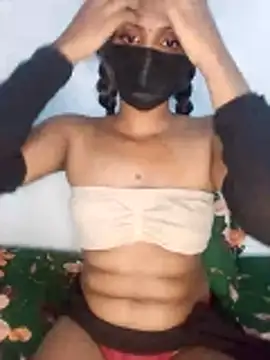 kissy doll online show from October 16, 2025, 5:43 pm