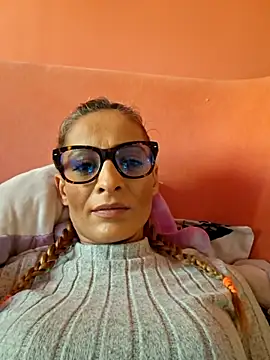 Snapshot of aellabeyonce chatting on October 30, 2025, 12:14 pm aellabeyonce online show from October 30, 2025, 12:14 pm