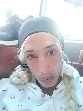 catrina love online show from September 13, 2025, 9:59 pm