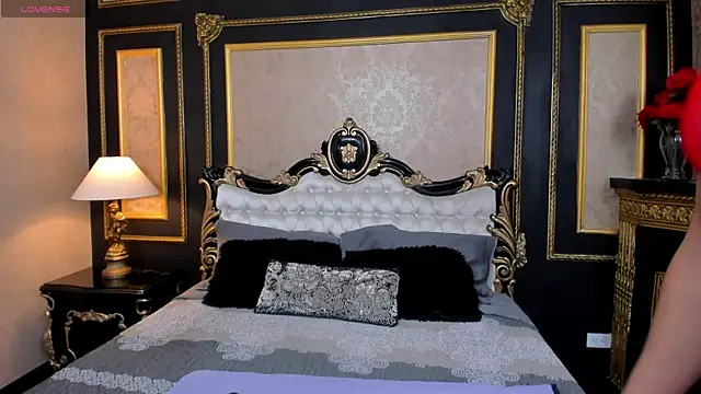 AlaskaAmato online show from November 8, 2025, 7:06 pm