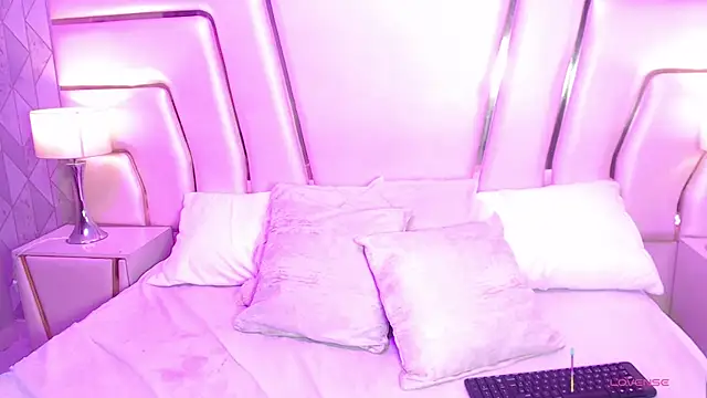 Snapshot of Sofia_Stanley chatting on November 27, 2025, 11:54 am Sofia Stanley online show from November 27, 2025, 11:54 am