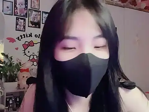 keelinnn19 online show from November 8, 2025, 6:44 pm